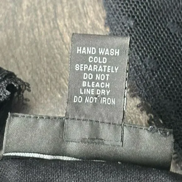 Vtg INC Sleeveless Mesh Overlay Tank Top Shirt Medium Petite Black Brown VNeck - Picture 5 of 5